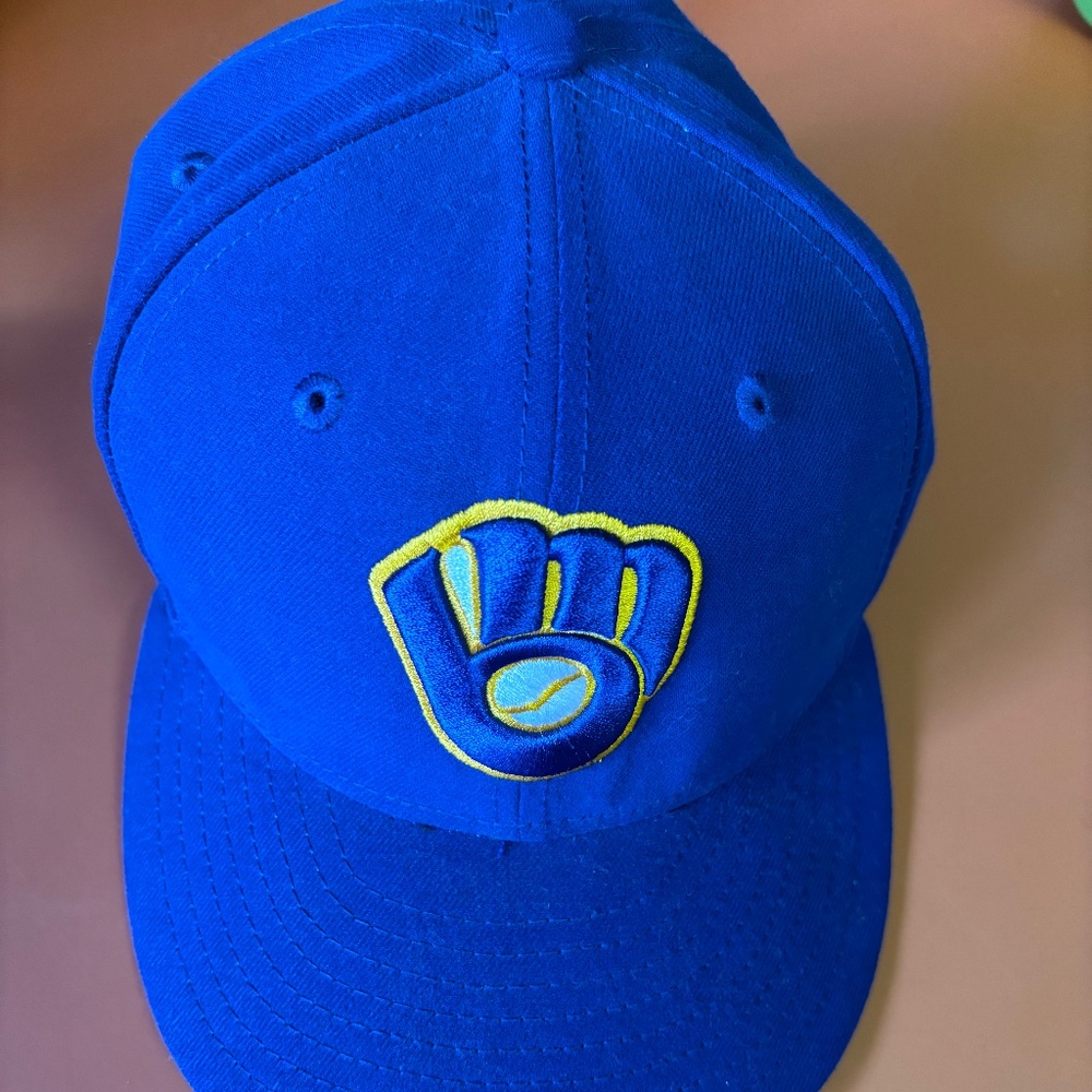 Milwaukee Brewers New Era Cap — Size  7 1/2